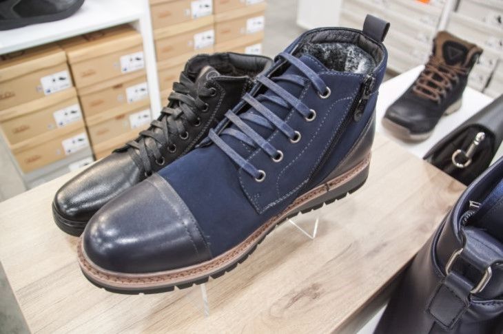 Как начистить до блеска ботинки, если под рукой крема нет: лайфхак для экстренных случаев