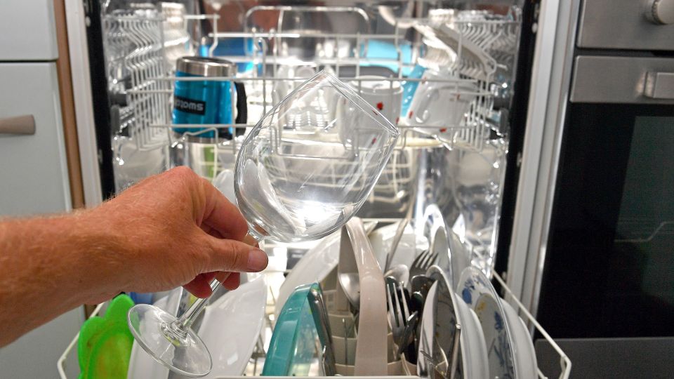 Не вздумайте отправлять это в посудомойку: испортите и технику, и посуду