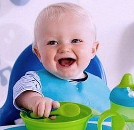 Как научить ребенка есть ложкой: простые шаги к самостоятельности