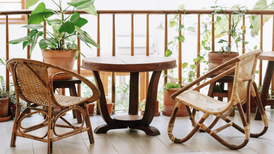 Даже крохотный балкон превратится в уютное место для отдыха: помогут две простые хитрости