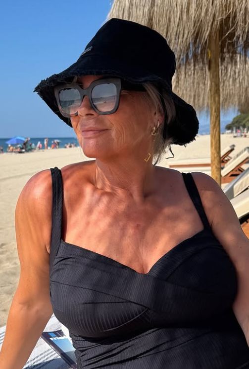 Летний стиль: два пляжных образа для женщин за 50