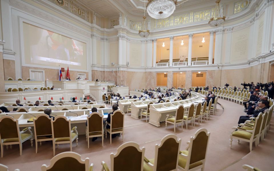 ЗакС Петербурга отклонил инициативу о расширении прав депутатов