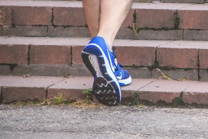 Вы делаете ошибку: почему ваш способ удалить жвачку портит обувь