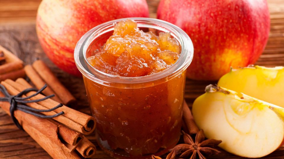Не только к чаю: готовим пикантное яблочное варенье из доступных ингредиентов