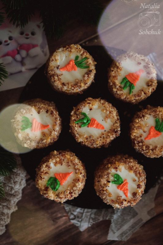 Морковные пирожные с орехами и лимонным джемом: искушение для сладкоежек