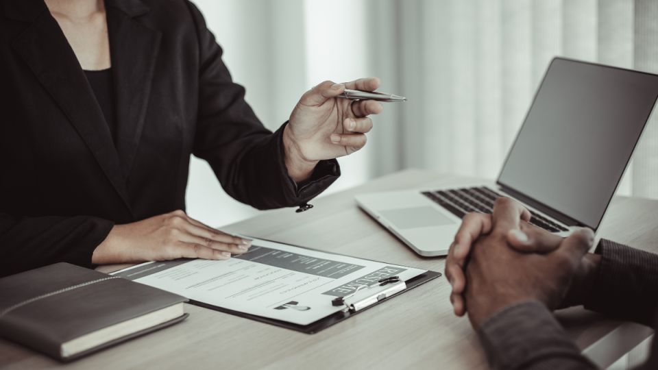 Работа или учеба? Как защитить свои права при увольнении после обучения