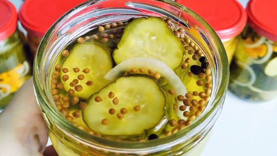 Кисло-сладкие огурцы по-чешски: идеальная закуска для смелых гурманов