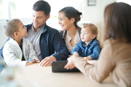 Кредитные каникулы: поддержка для семей и самозанятых в 2026 году