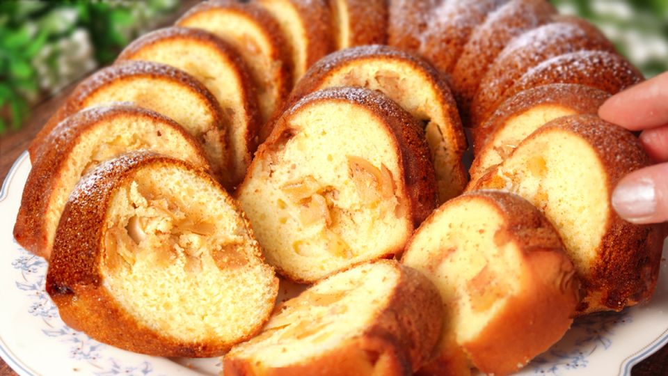 Яблочный пирог за 10 минут: простая сладкая находка на чай