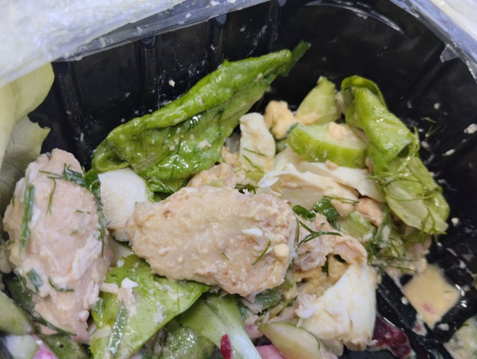 Как простой набор перекусов с зелёной гречкой и овощной ботвой становится рабочим меню