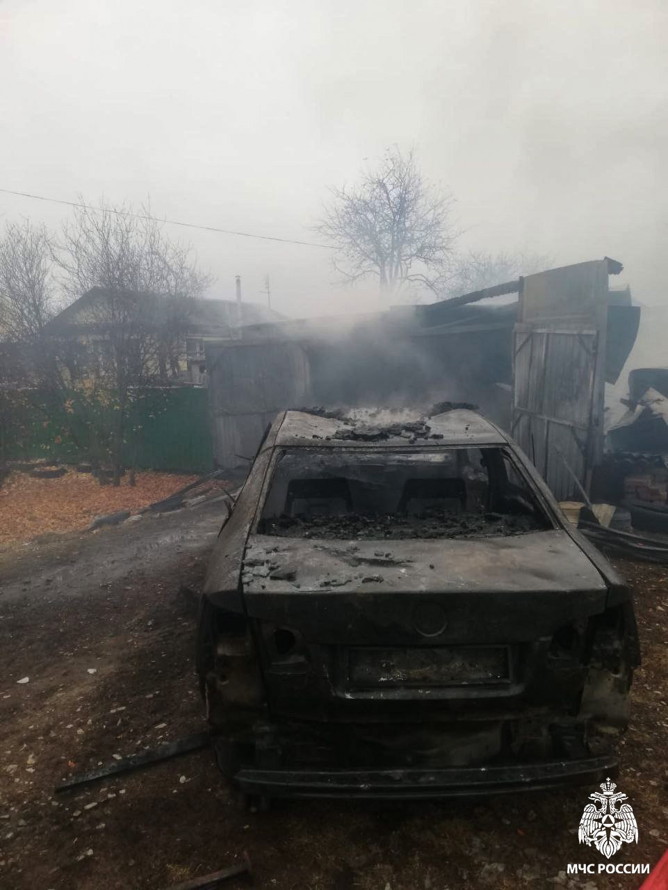 У жителя села Атяшево сгорели гараж и автомобиль У жителя села Атяшево сгорели гараж и автомобиль