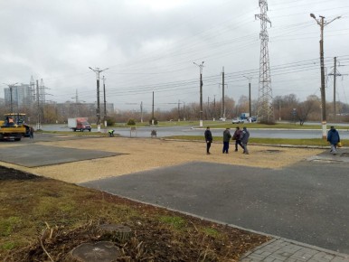 В Саранске по просьбам жителей произведен ремонт асфальтобетонного покрытия парковки около