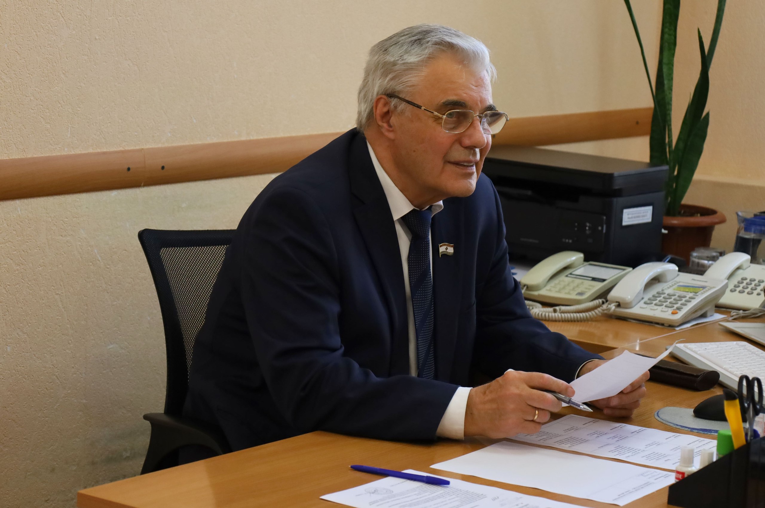 Жители Мордовии пришли на прием к Председателю Госсобрания республики Владимиру Чибиркину Жители Мордовии пришли на прием к Председателю Госсобрания республики Владимиру Чибиркину