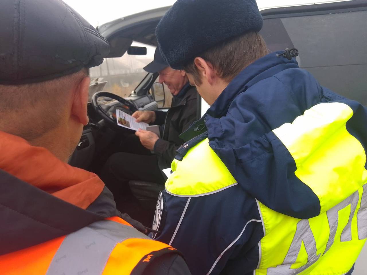 Сотрудники отделения Госавтоинспекции ММО МВД России «Чамзинский» совместно с представителями ОАО «РЖД» провели информационно-пропагандистскую акцию «Внимание - переезд!» Сотрудники отделения Госавтоинспекции ММО МВД России «Чамзинский» совместно с представителями ОАО «РЖД» провели информационно-пропагандистскую акцию «Внимание - переезд!»