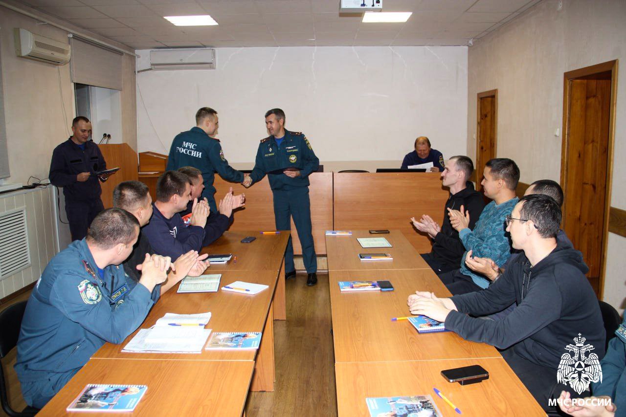 Практическое обучение специалистов противопожарной службы МЧС России Практическое обучение специалистов противопожарной службы МЧС России