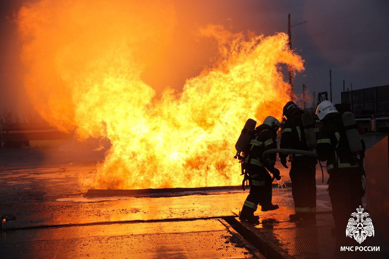 Практическое обучение специалистов противопожарной службы МЧС России Практическое обучение специалистов противопожарной службы МЧС России