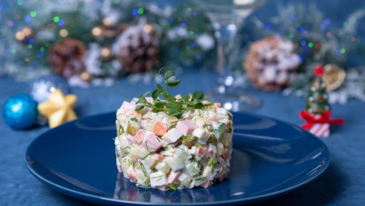 Такой оливье вы еще не пробовали: добавьте эти неожиданные ингредиенты в новогодний салат