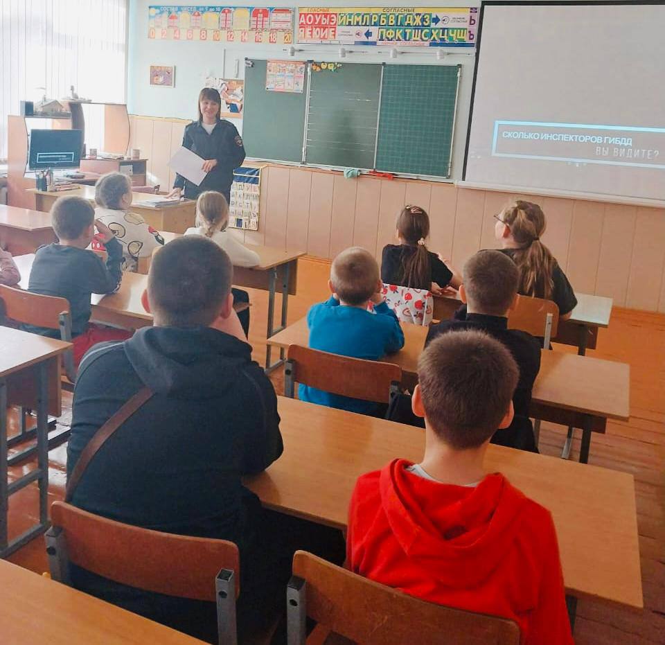 Информационно-пропагандистская акция «Засветись!» прошла в пришкольном лагере МБОУ «Комсомольская СОШ №1» и МБОУ « Чамзинская СОШ №2» Информационно-пропагандистская акция «Засветись!» прошла в пришкольном лагере МБОУ «Комсомольская СОШ №1» и МБОУ « Чамзинская СОШ №2»