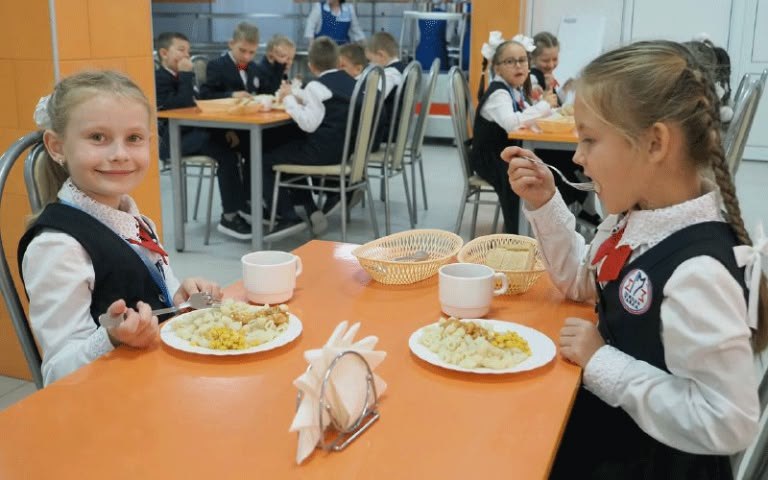 В Мордовии 30 октября на очередной сессии Госсобрания РМ принята новая мера поддержки для многодетных семей! Бесплатное одноразовое горячее питание будет предоставляться детям, обучающимся в государственных и муниципальных...