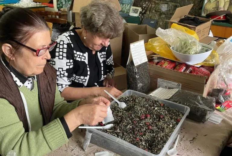 Серебряные волонтеры Ковылкинского района Мордовии помогают бойцам, находящимся в зоне СВО