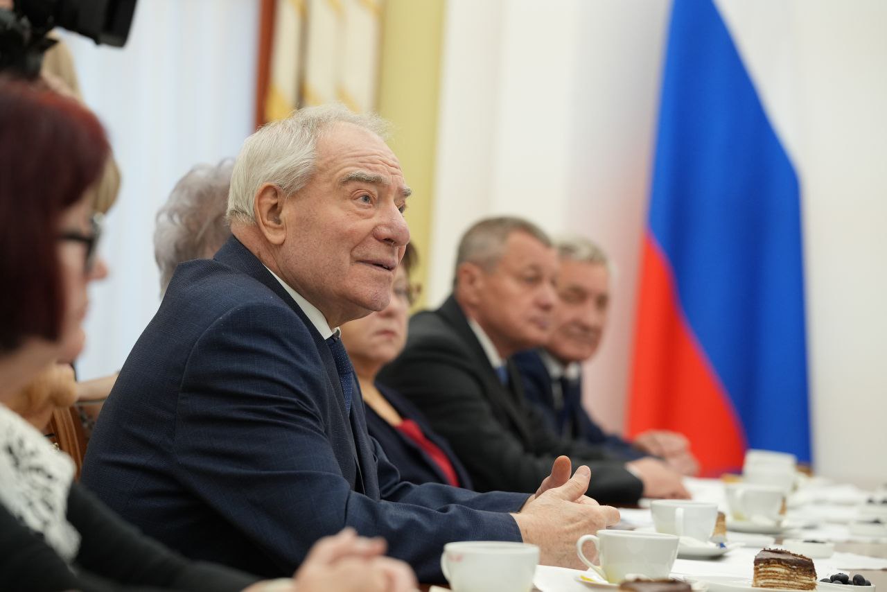 Приоритетные направления государственной социальной политики, демографию, вопросы повышения качества жизни пожилых людей, медицинское обеспечение, организацию отдыха и досуга Глава Мордовии Артём Здунов обсудил с активом... Приоритетные направления государственной социальной политики, демографию, вопросы повышения качества жизни пожилых людей, медицинское обеспечение, организацию отдыха и досуга Глава Мордовии Артём Здунов обсудил с активом...