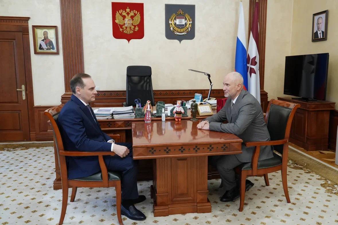 В ходе рабочего визита в г. Саранск заместитель руководителя Федерального казначейства Александр Суконкин провел встречу с Главой Республики Мордовия Артемом Здуновым В ходе рабочего визита в г. Саранск заместитель руководителя Федерального казначейства Александр Суконкин провел встречу с Главой Республики Мордовия Артемом Здуновым
