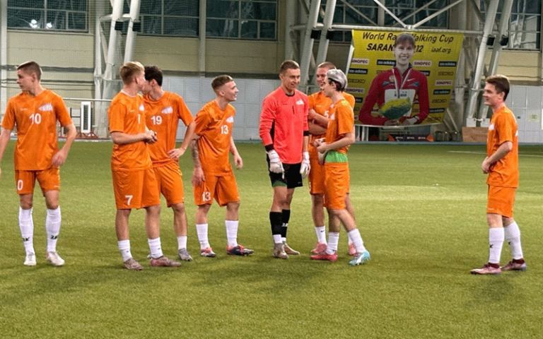 Накануне Дня народного единства в Футбольно-легкоатлетическом манеже состоялся турнир по мини-футболу «Кубок дружбы и единства»