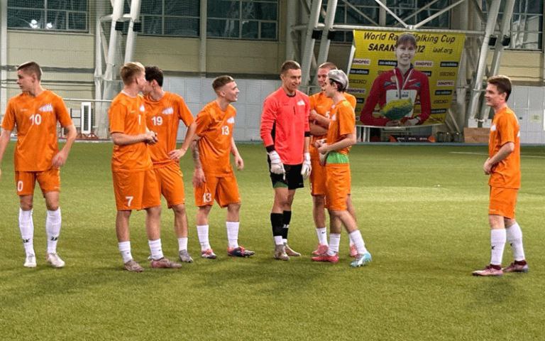 Накануне Дня народного единства в Футбольно-легкоатлетическом манеже состоялся турнир по мини-футболу «Кубок дружбы и единства»