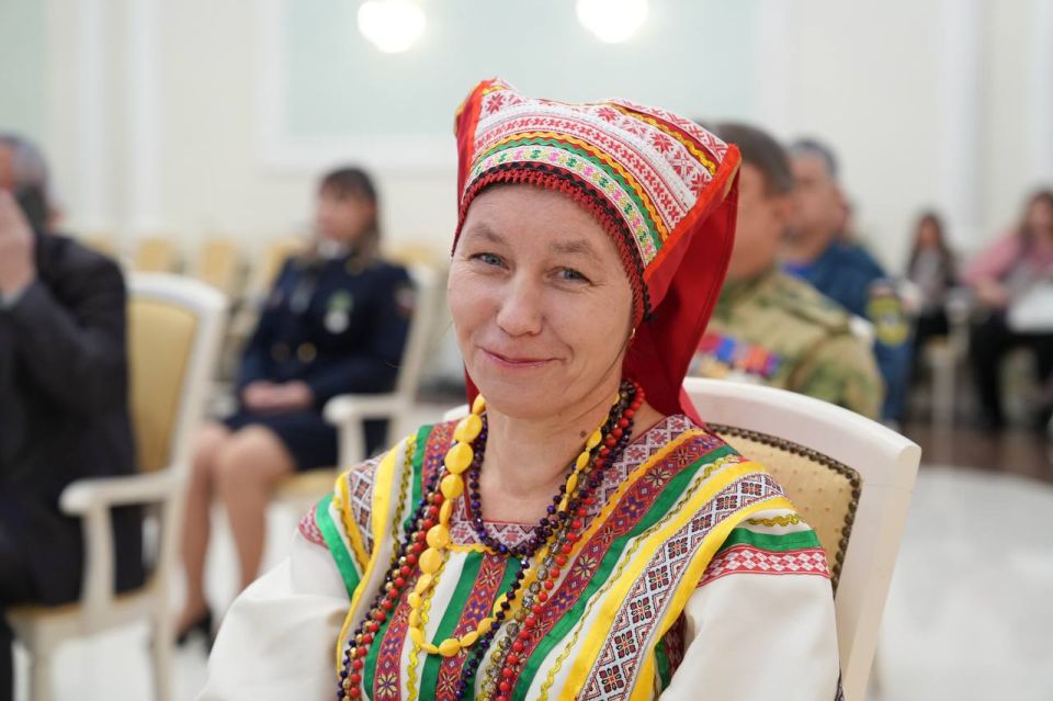 Артём Здунов: Накануне Дня народного единства наградили земляков! Защитники Родины, педагоги, врачи, строители, инженеры, работники культуры, многодетные родители - безмерно гордимся каждым Артём Здунов: Накануне Дня народного единства наградили земляков! Защитники Родины, педагоги, врачи, строители, инженеры, работники культуры, многодетные родители - безмерно гордимся каждым