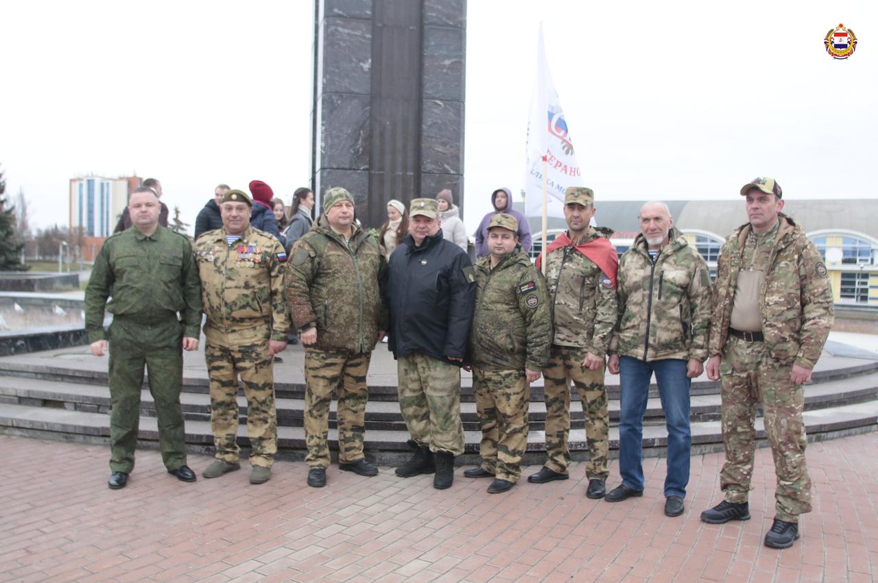 Цветы, триколор и слова о главном Цветы, триколор и слова о главном