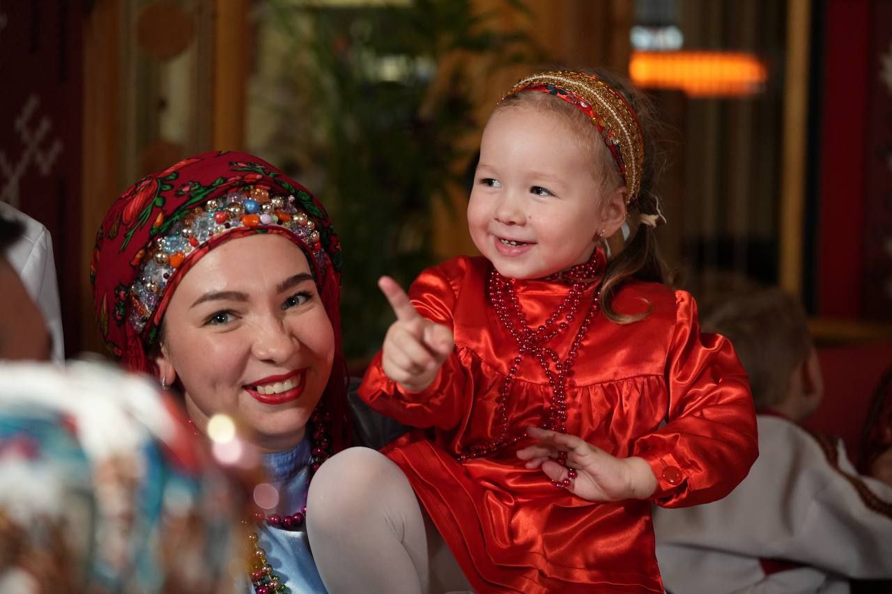 В своём телеграм - канале Глава Мордовии Артём Здунов разместил  видео, которое отражает основу нашей дружной республики - мы часть огромной, великой страны - с общей историей, многовековыми традициями и героическими предками В своём телеграм - канале Глава Мордовии Артём Здунов разместил  видео, которое отражает основу нашей дружной республики - мы часть огромной, великой страны - с общей историей, многовековыми традициями и героическими предками