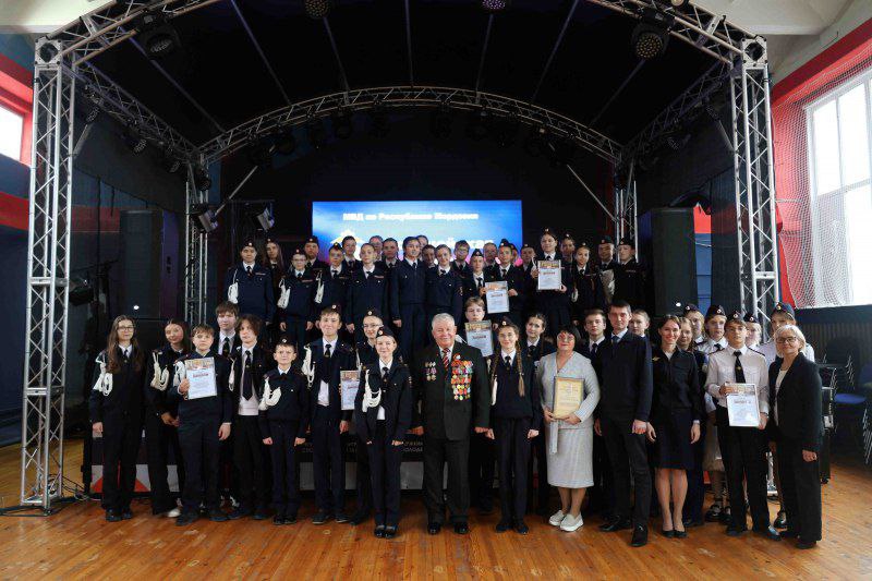 Полицейские кадеты приняли участие в праздничном мероприятии, приуроченном ко Дню сотрудника органов внутренних дел Полицейские кадеты приняли участие в праздничном мероприятии, приуроченном ко Дню сотрудника органов внутренних дел