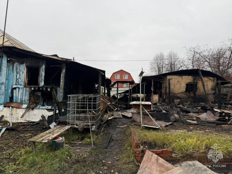 На пожаре в Рузаевке горел двухквартирный дом На пожаре в Рузаевке горел двухквартирный дом