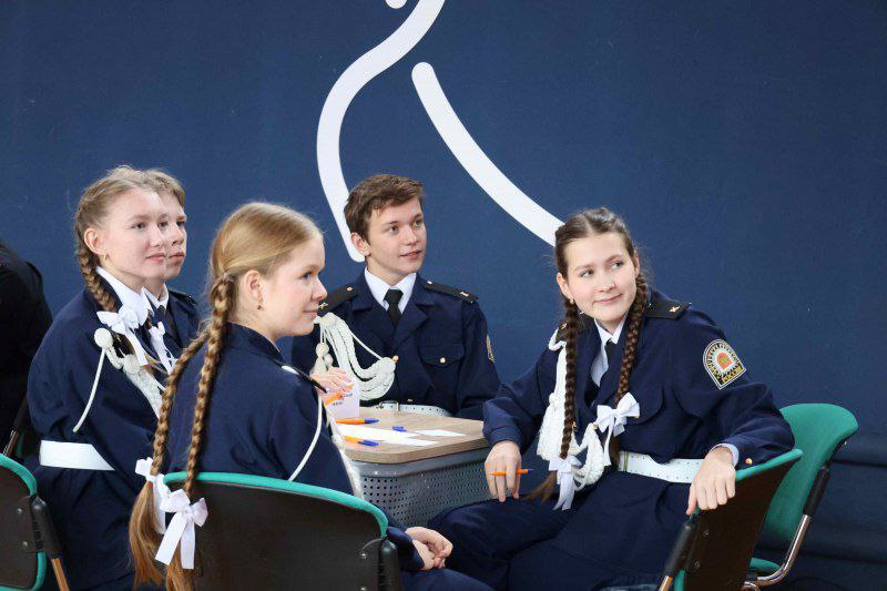 Полицейские кадеты приняли участие в праздничном мероприятии, приуроченном ко Дню сотрудника органов внутренних дел Полицейские кадеты приняли участие в праздничном мероприятии, приуроченном ко Дню сотрудника органов внутренних дел