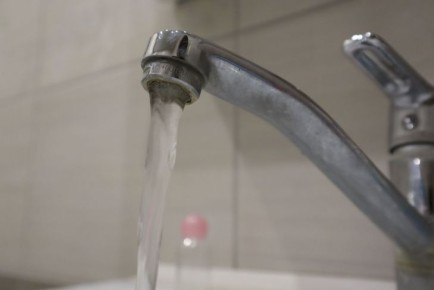 Как избавиться от пятен на кране: хитрость продвинутых хозяек