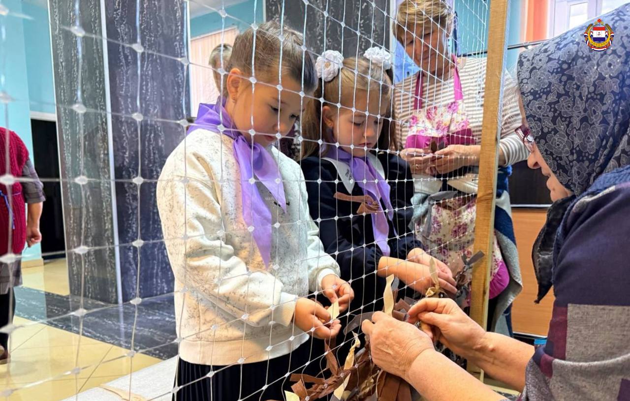 Дети Баевской школы подарили защитникам Родины частичку своего тепла Дети Баевской школы подарили защитникам Родины частичку своего тепла