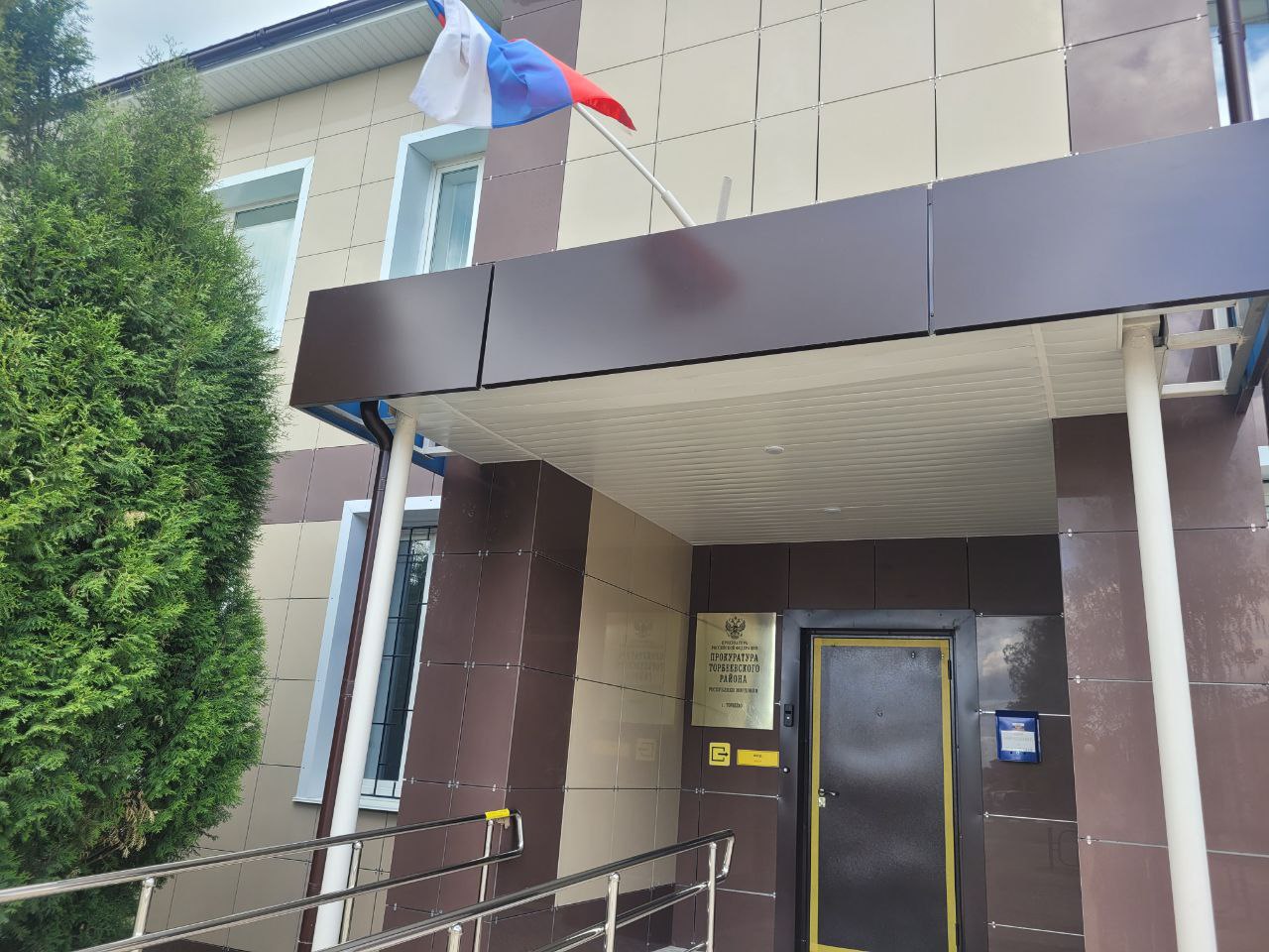 В Торбеевском районе прокуратура по обращению участника специальной военной операции обеспечила надлежащее состояние дорожного покрытия