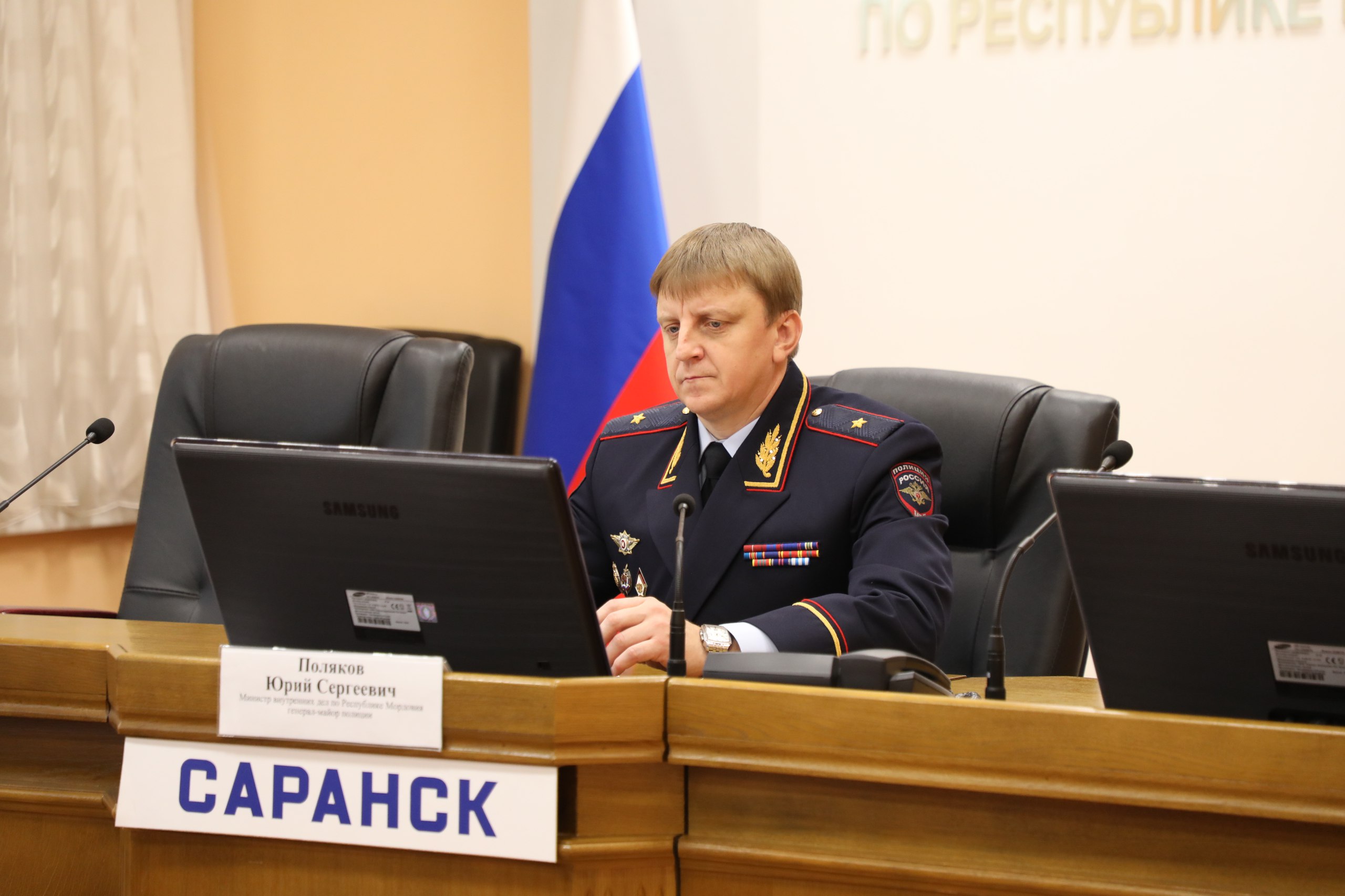 В Мордовии Министр внутренних дел встретился с молодыми сотрудниками и ветеранами ведомства В Мордовии Министр внутренних дел встретился с молодыми сотрудниками и ветеранами ведомства