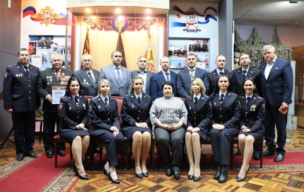 В Мордовии Министр внутренних дел встретился с молодыми сотрудниками и ветеранами ведомства В Мордовии Министр внутренних дел встретился с молодыми сотрудниками и ветеранами ведомства