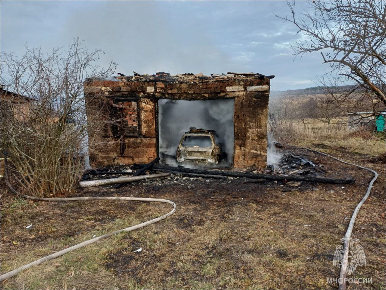 Пожар в Дубенском районе уничтожил легковой автомобиль Пожар в Дубенском районе уничтожил легковой автомобиль