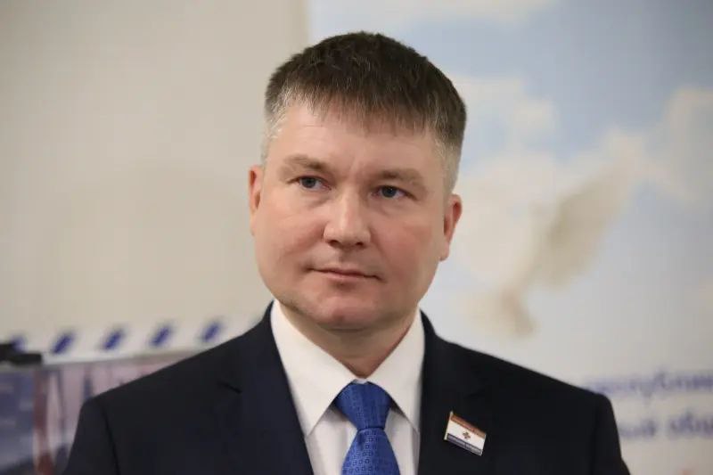 Председатель Мордовского отделения «Отцы России», чемпион мира по мотогонкам Максим Захаров в преддверии дня, когда Глава РМ обратится с Посланием к Госсобранию региона, рассказал корреспонденту «ИМ» о своих ожиданиях