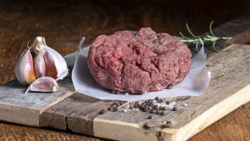 Всего один ингредиент, и фарш получится сочным и воздушным: идеальная основа для нежных блюд