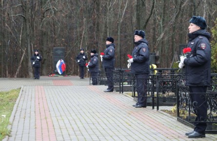 8 ноября, в День памяти сотрудников органов внутренних дел Российской Федерации, погибших при выполнении служебных обязанностей, Министр внутренних дел по Республике Мордовия генерал-майор полиции Юрий Поляков, его...