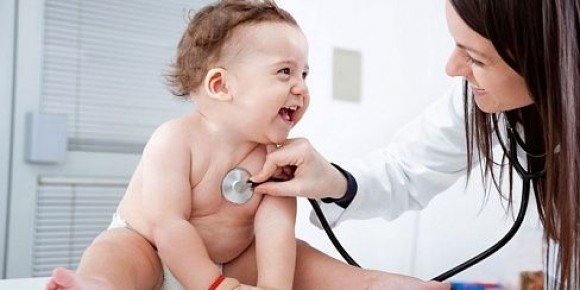 Как успешно записать ребенка на прием к врачу: все возможности