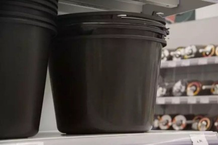 Как мыть мусорное ведро и очистить его от неприятных ароматов: советы и хитрости