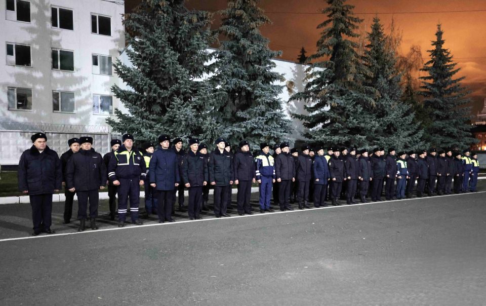 В Мордовии прошла встреча сотрудников полиции, вернувшихся из служебной командировки в Дагестан