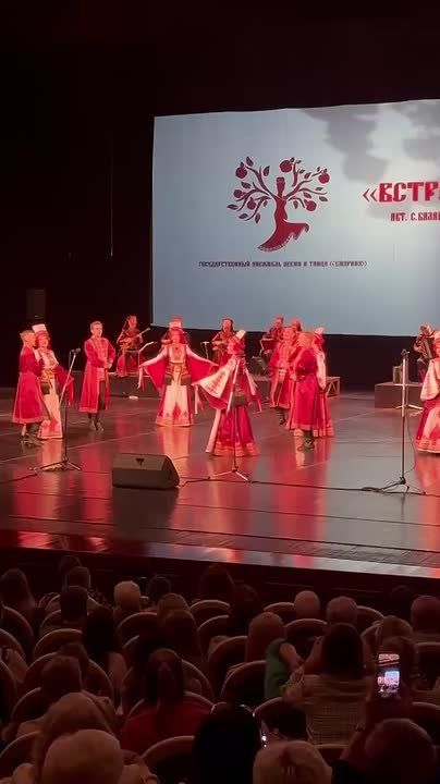 Национальному ансамблю «Умарина» - 85лет!