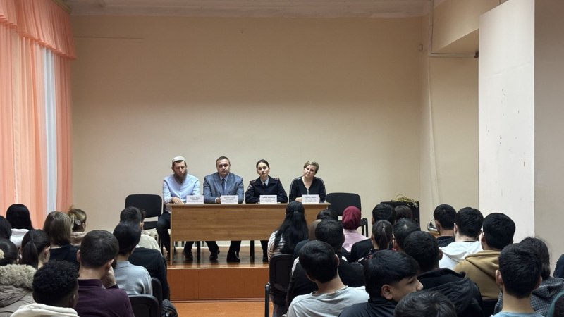 В Мордовии в рамках операции «Чистое поколение-2025» полицейские, государственные деятели, представители духовенства и системы здравоохранения провели антинаркотическое мероприятие для иностранных студентов В Мордовии в рамках операции «Чистое поколение-2025» полицейские, государственные деятели, представители духовенства и системы здравоохранения провели антинаркотическое мероприятие для иностранных студентов