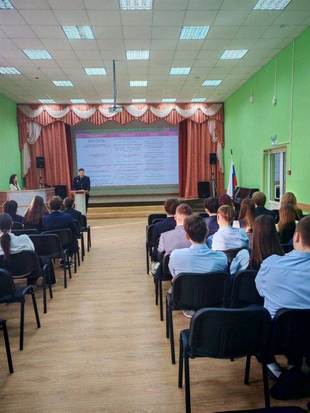 В Саранске полицейские в рамках акции «Будь в форме» провели профориентационное мероприятие для школьников