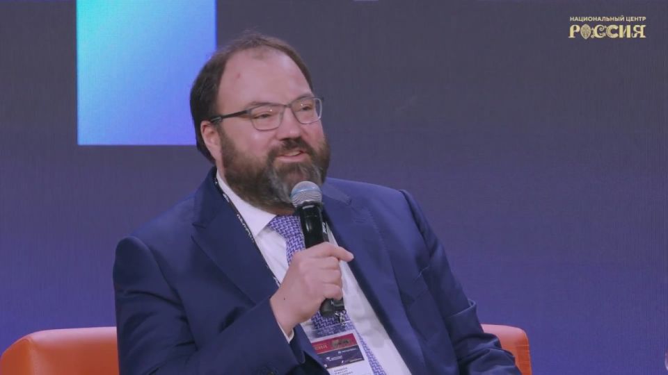 Регионы — главные двигатели прогресса: Максут Шадаев в НЦ «Россия»